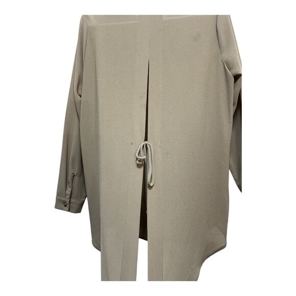 The LINE of Style Women’s Blouse Beige Button Front Long Sleeve Size S - Picture 6 of 7